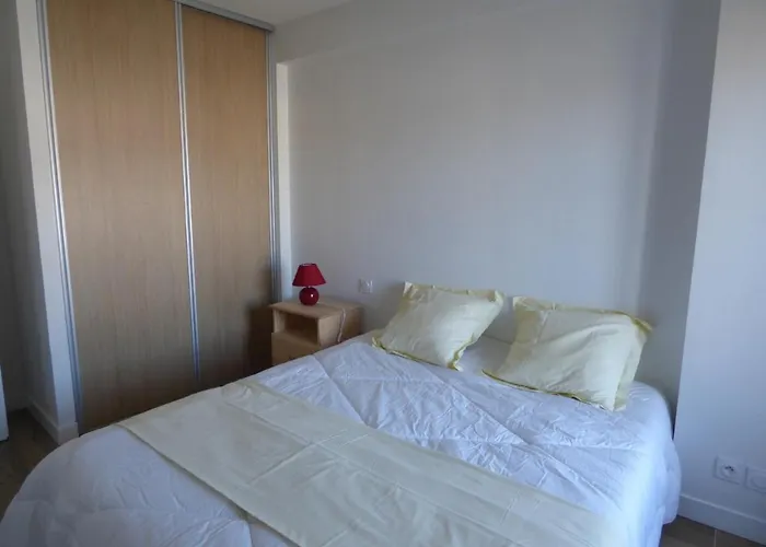 Charmant 2 Pieces Au Coeur De La Rochelle, Ideal Pour 2 Personnes - Fr-1-551-33
